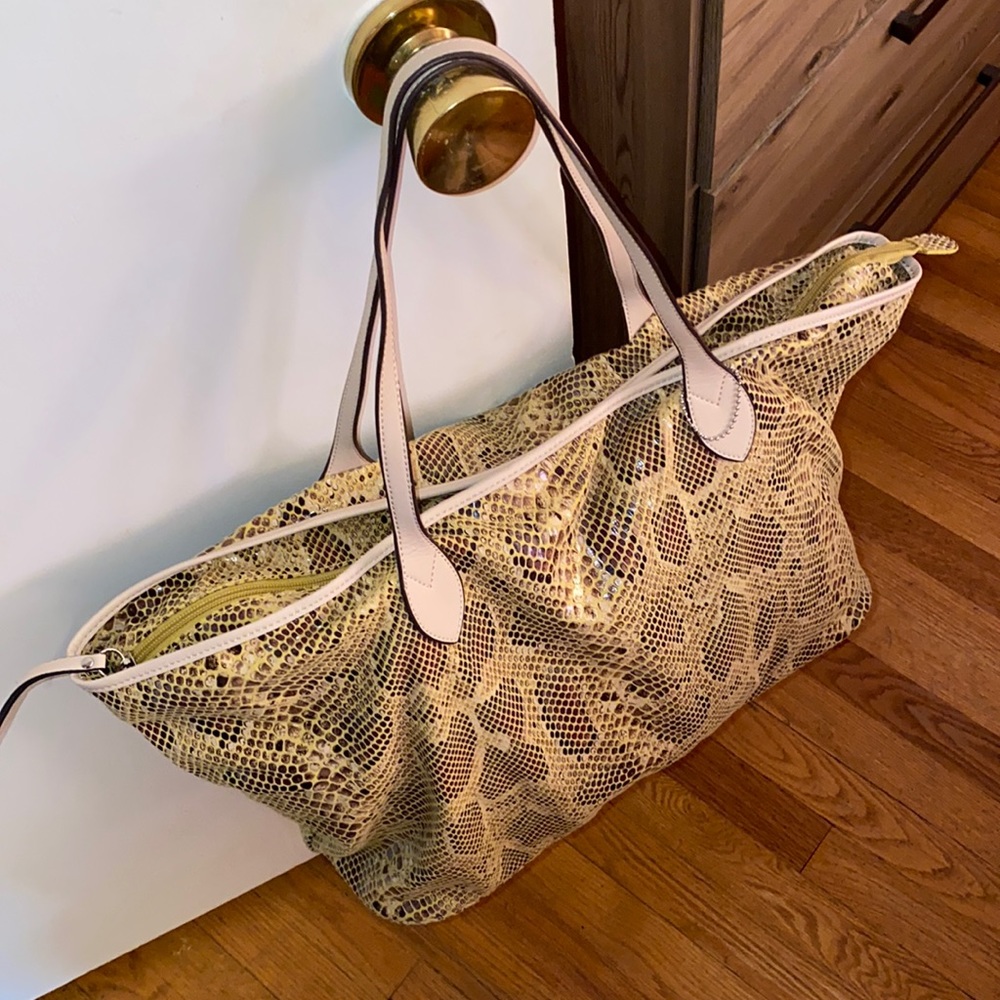Tote by Sorial